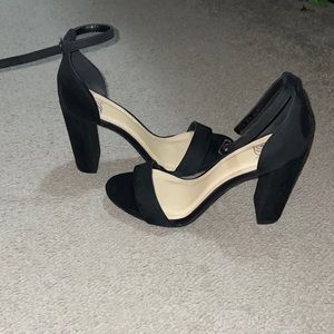 Slightly used black heels size 7